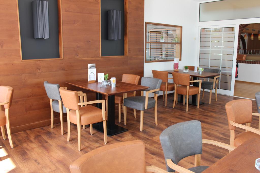 Hotel Ripken Kirchhatten Екстериор снимка